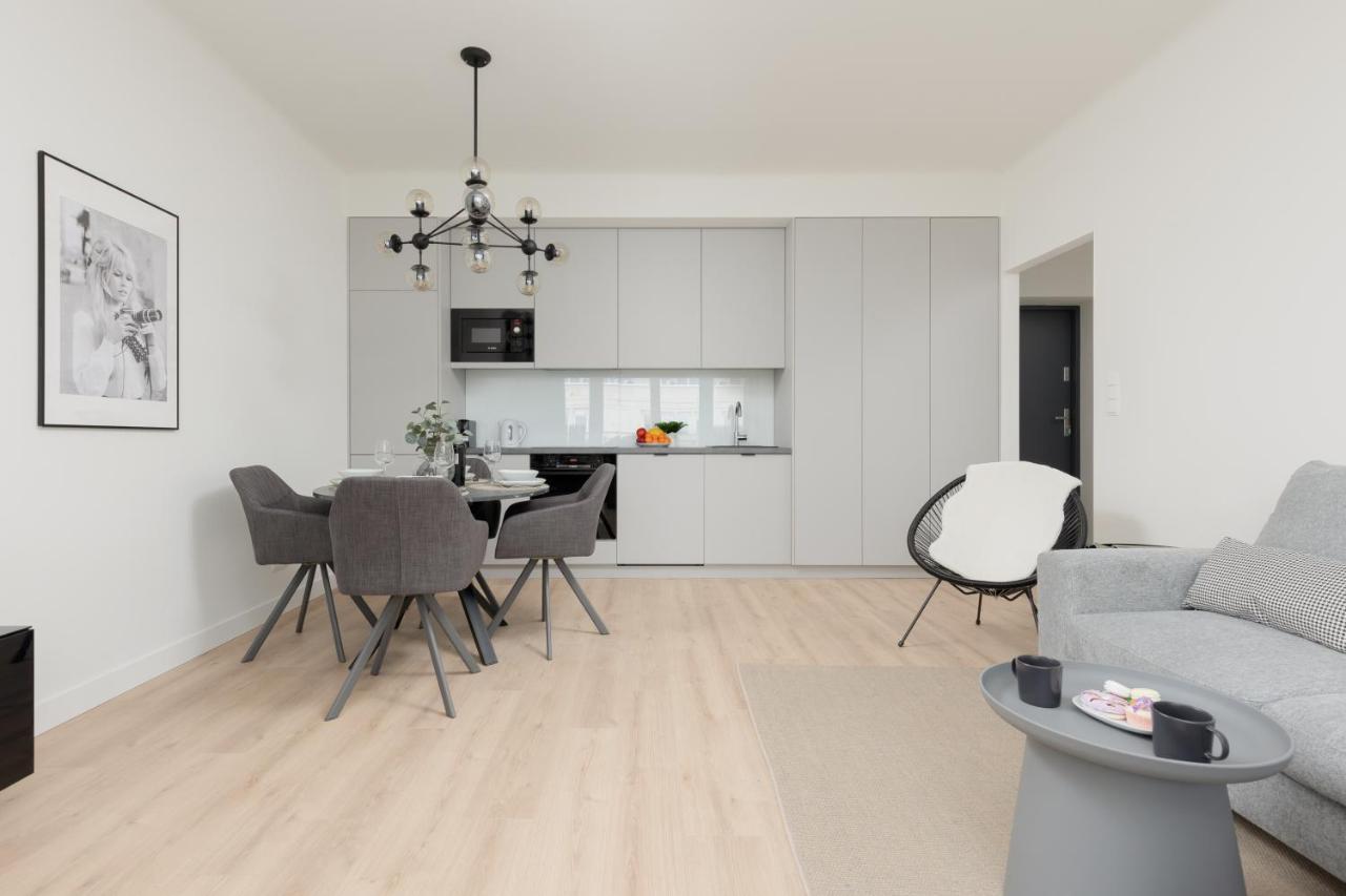 Srodmiescie Modern Krucza By Renters Prestige Warschau